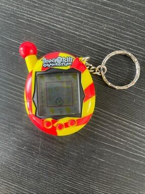 Rare Tamagotchi Connection V4 - 2004 Rising Sun Tested & Working